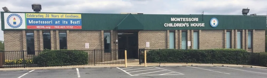 La entrada de Montessori Children's House of Loudoun
